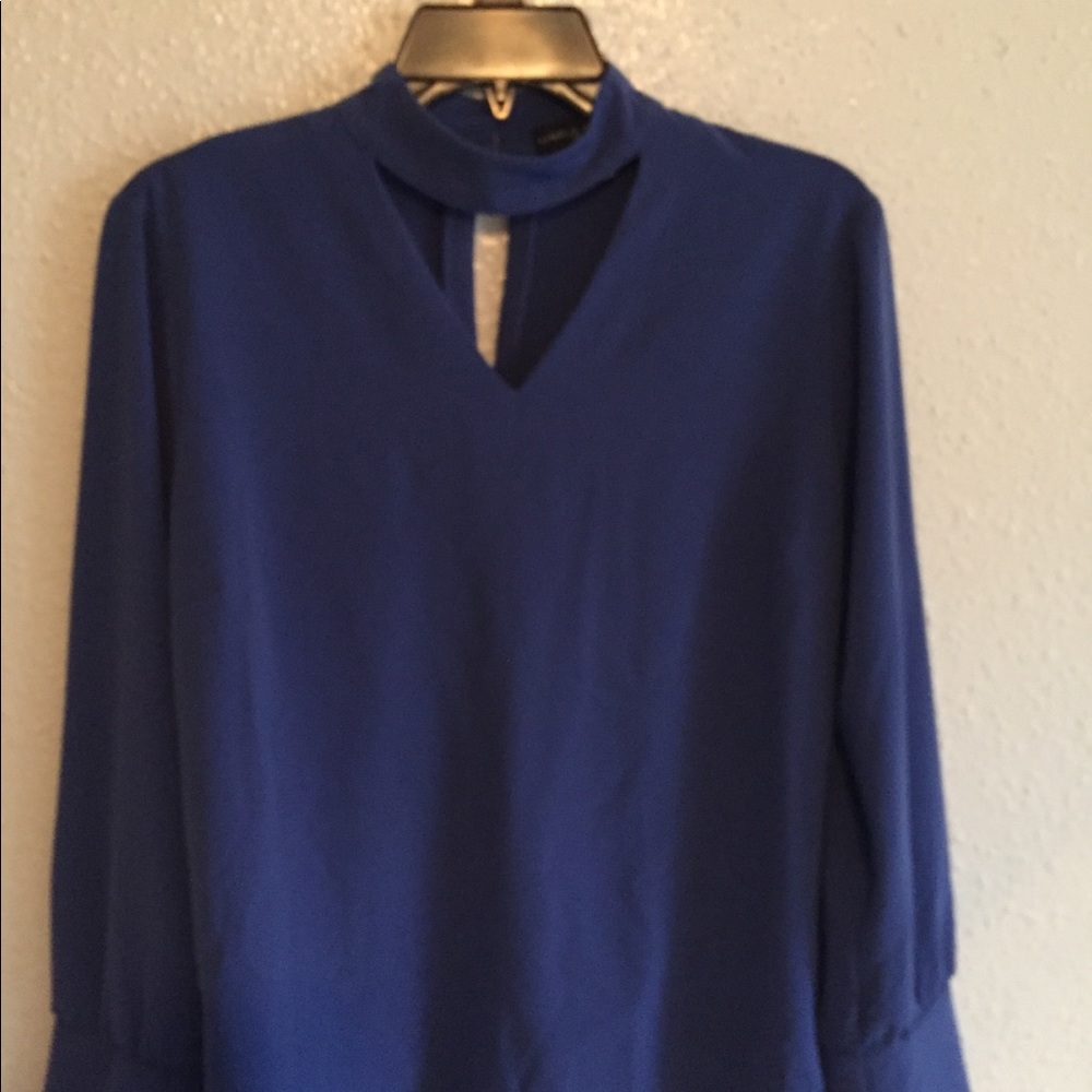 ❤️💙Blouse💙 - Picture 2 of 4
